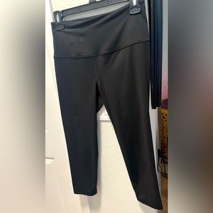 Victoria’s Secret Sport cropped leggings